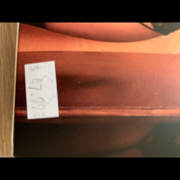 Lingerie - Picture 3 of 3